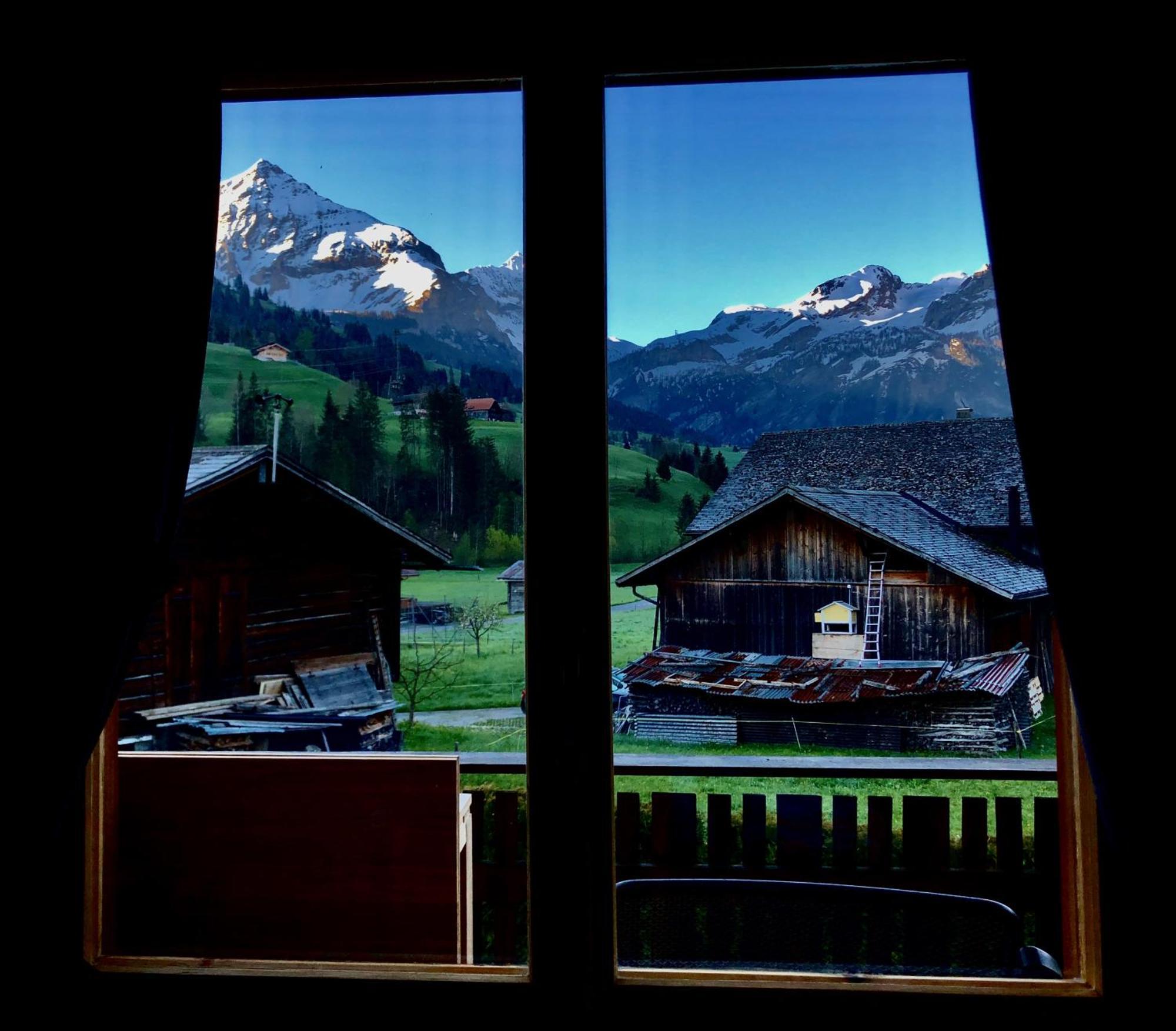 Beautiful Apartment With Stunning View Gsteig Exteriör bild